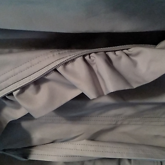 NWT Jessica Simpson ruffle trim trench coat medium Wardrobe Essential - Picture 4 of 5